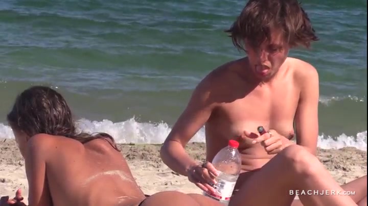 Topless Lesbians - BeachJerk