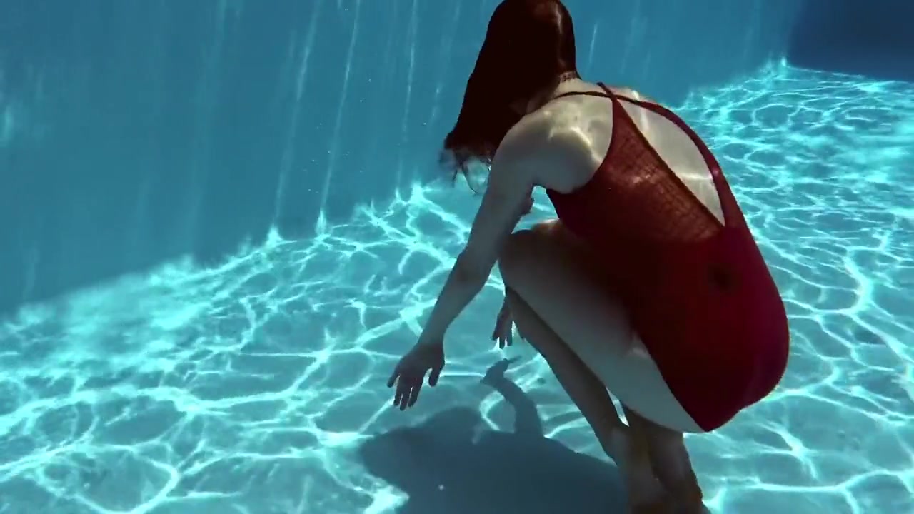 Fernanda Releve Pink Swimsuit Gymnast In The Pool