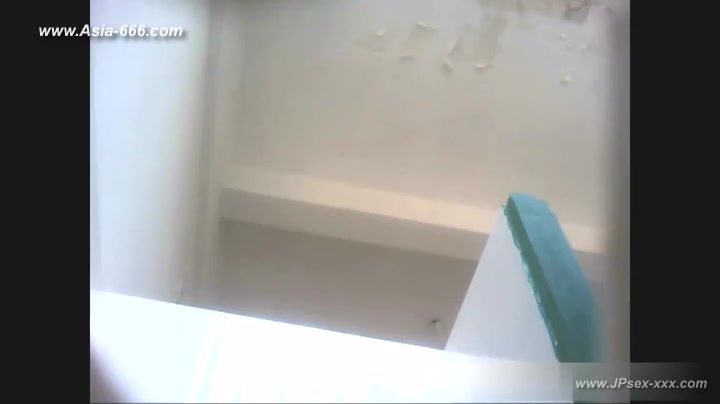 chinese girls go to toilet.57