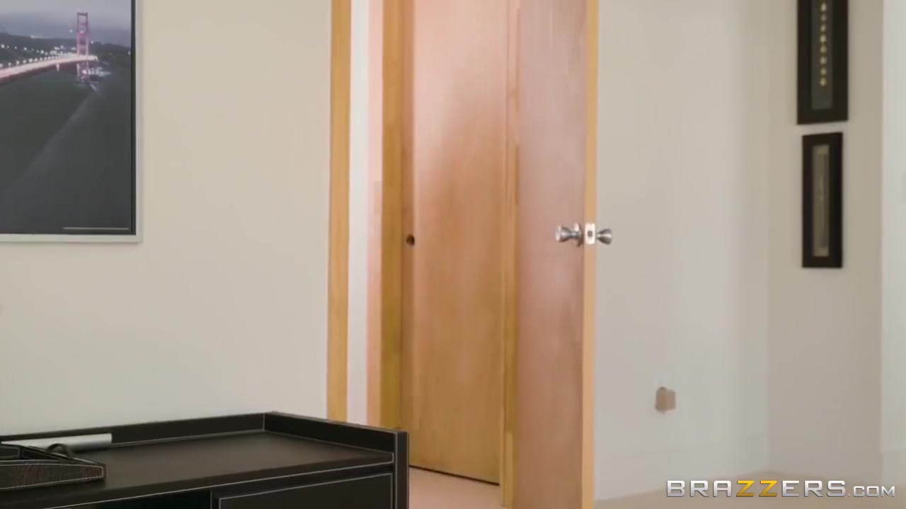 Shower Pov Style Blowjob And Standing Fuck For - Ariella Ferrera And Kyle Mason