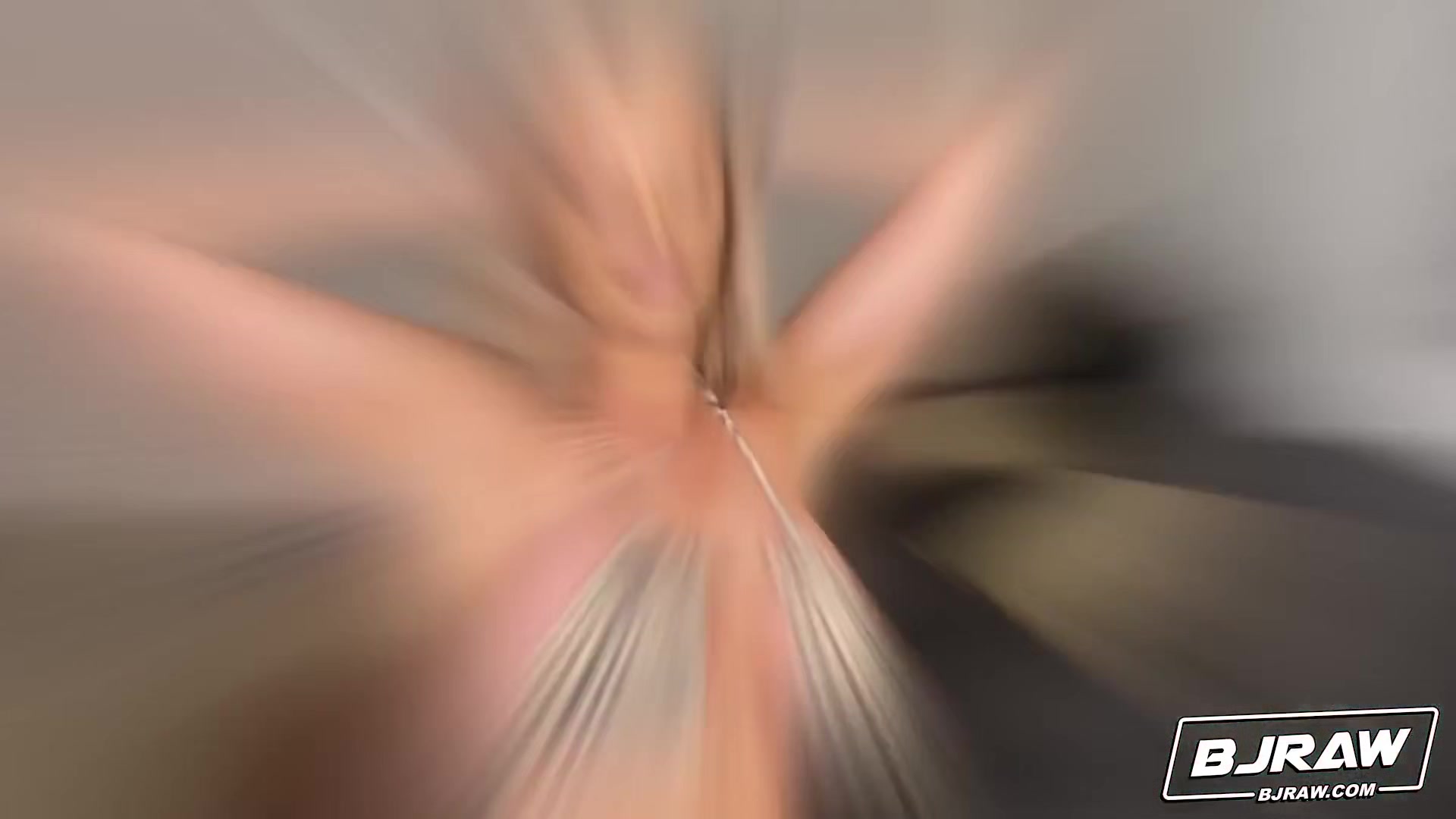 Linzee Gives Good Lip Service - BJRaw