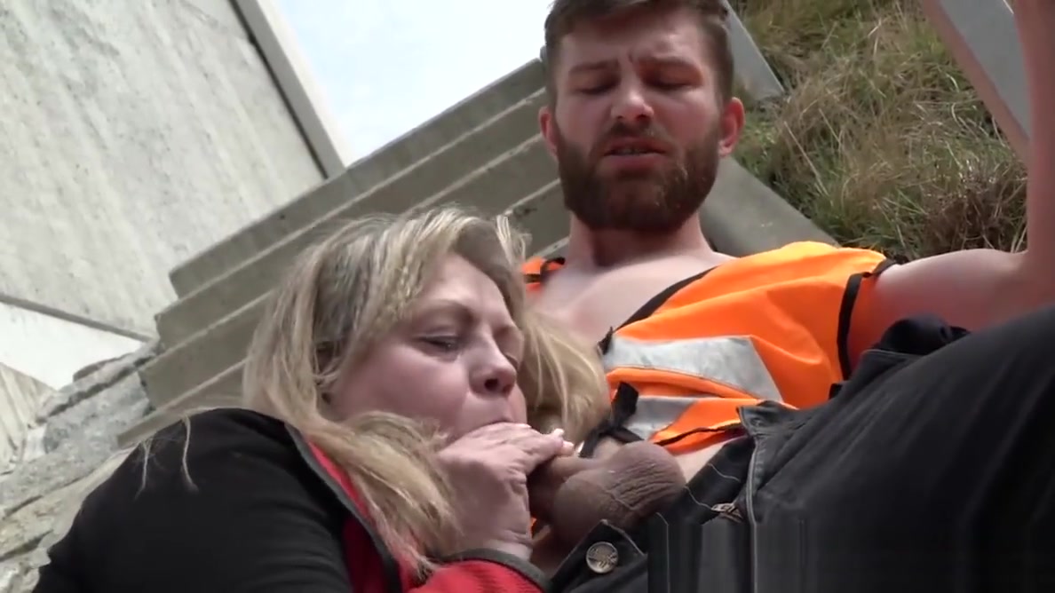 Mature vixen deepthroats dick and tastes cum outdoors