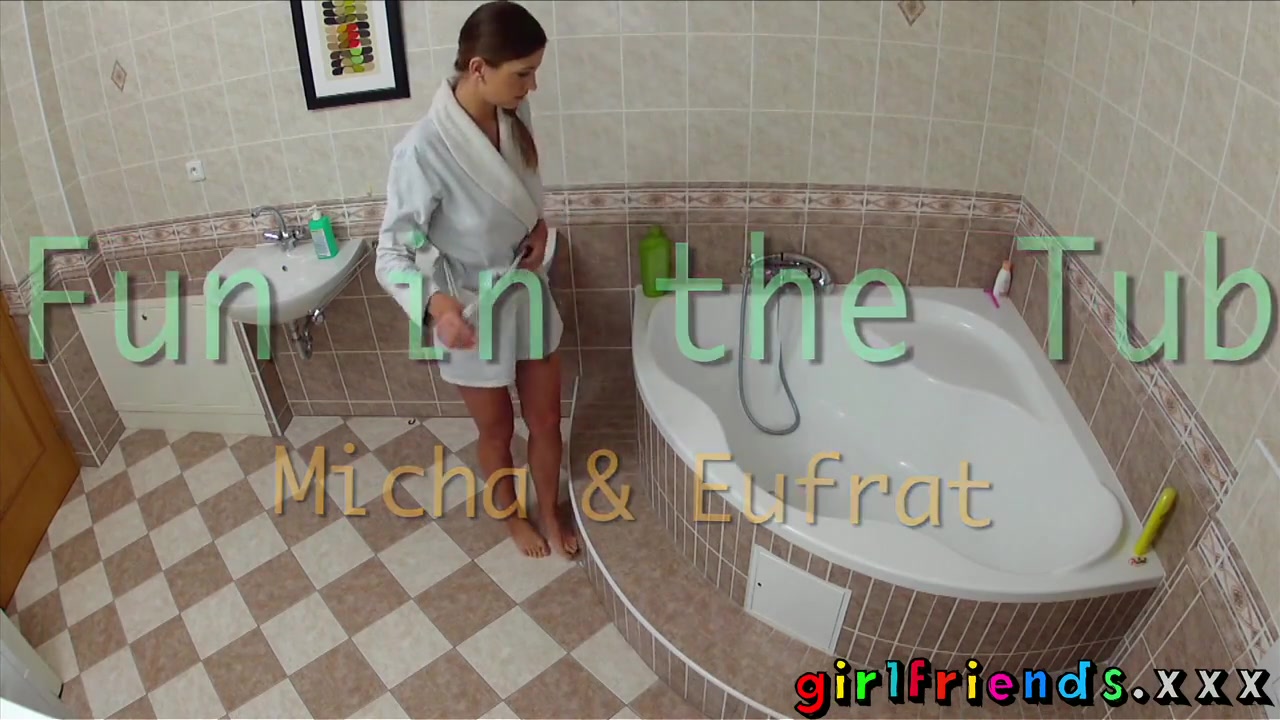 Girlfriends Hot babes wash each other before sex