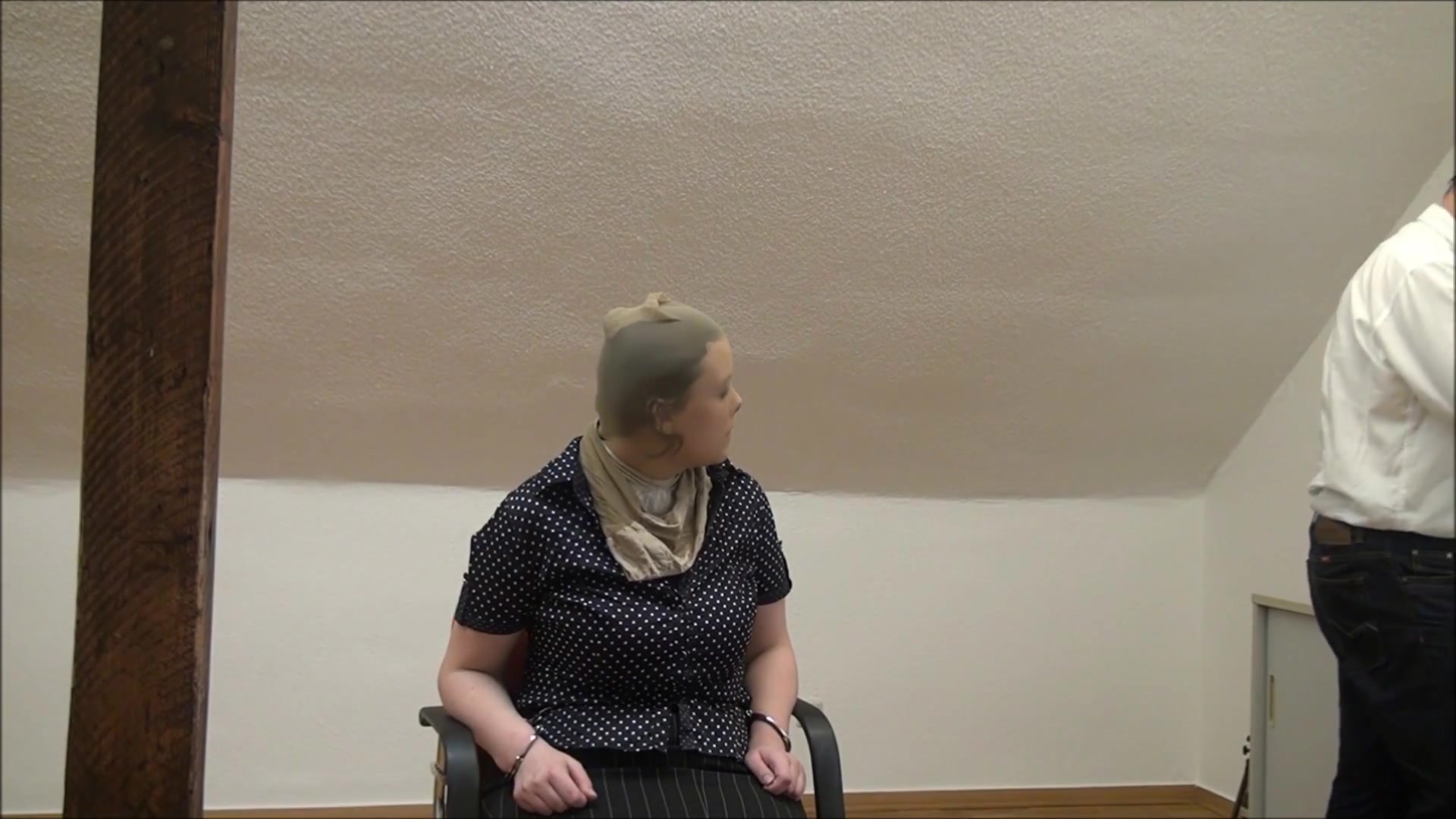 Mara - New Prisoner In The Office Teil 3 Von 8