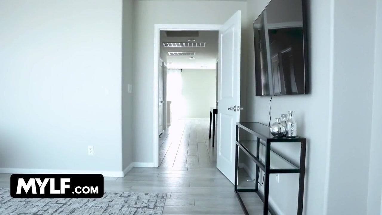 Free Premium Video Appalled Stepmom Catches Her Stepson Touching Himself While His Stepsister Dances On The Bed