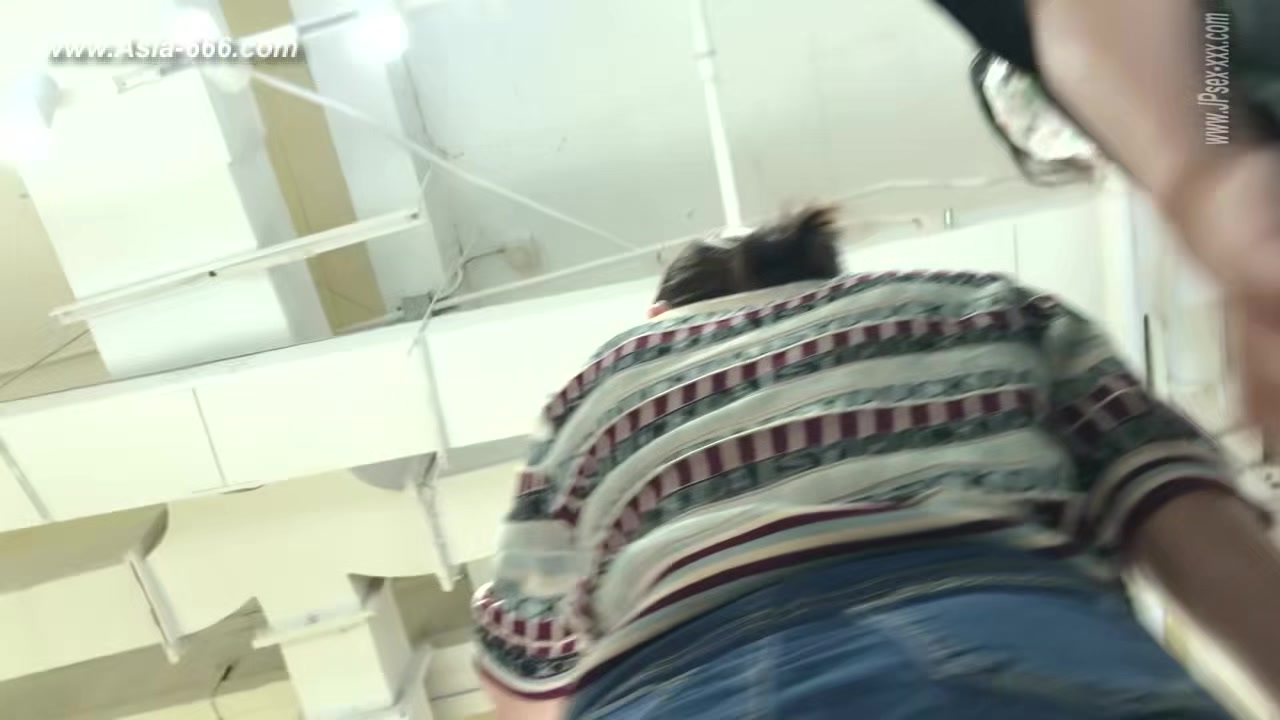 peeping chinese amateur upskirt.135