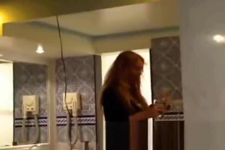 Sex with a blonde tranny - behind the scenes