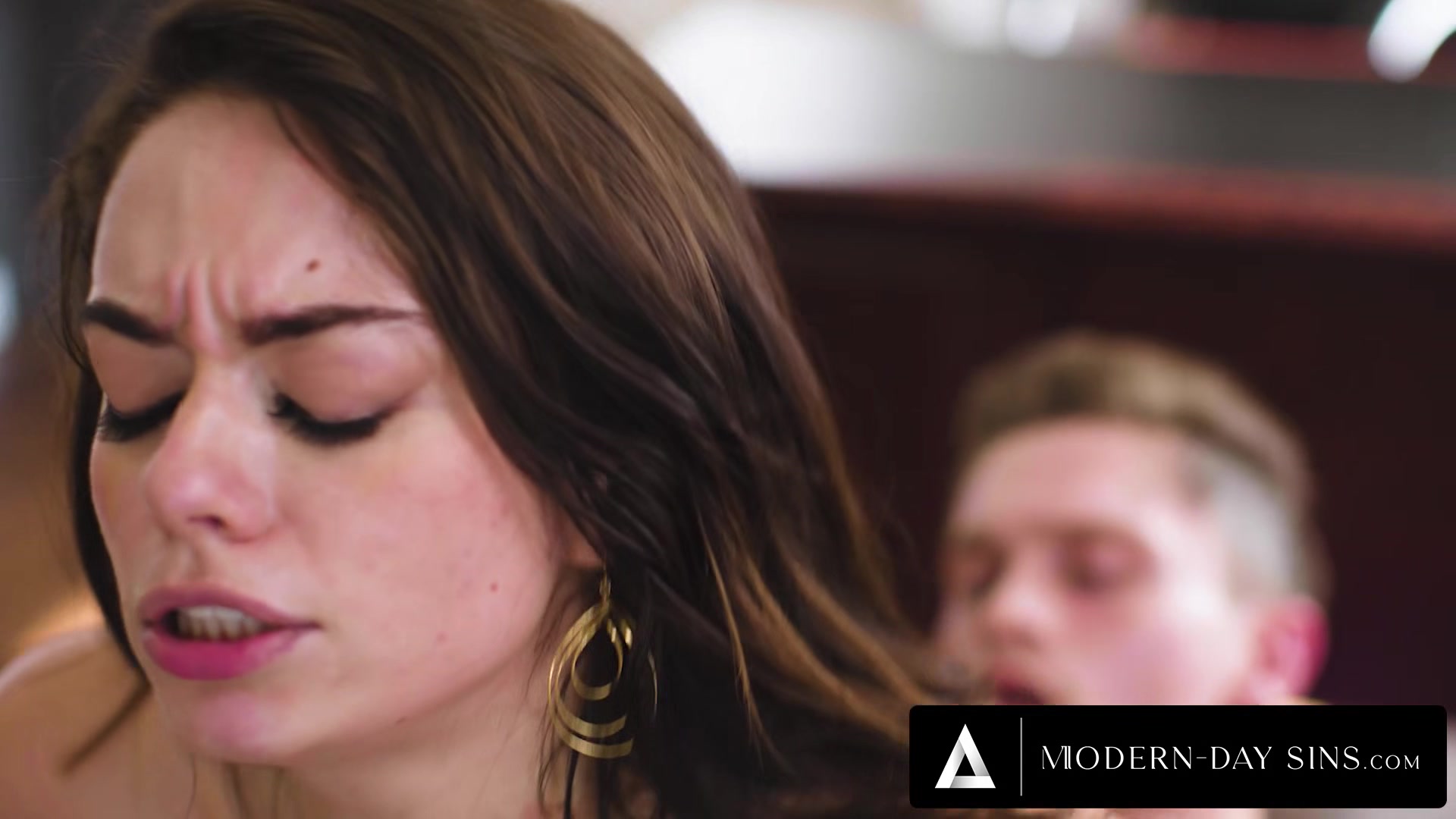 MODERN-DAY SINS - Curvy Secretary Sophia Burns' HOT MMF THREESOME With Bissexual BF and Boss!