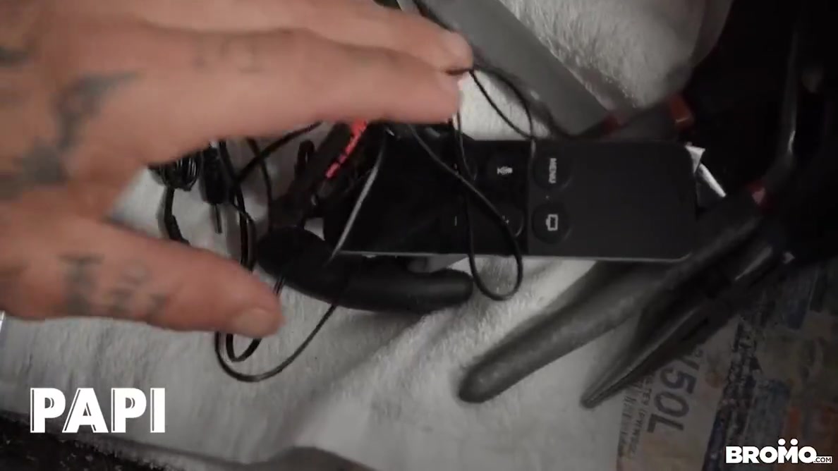 Comes To Rocky Vallartas Office To Fix The Light But He Ends Up Getting His Dick Sucked