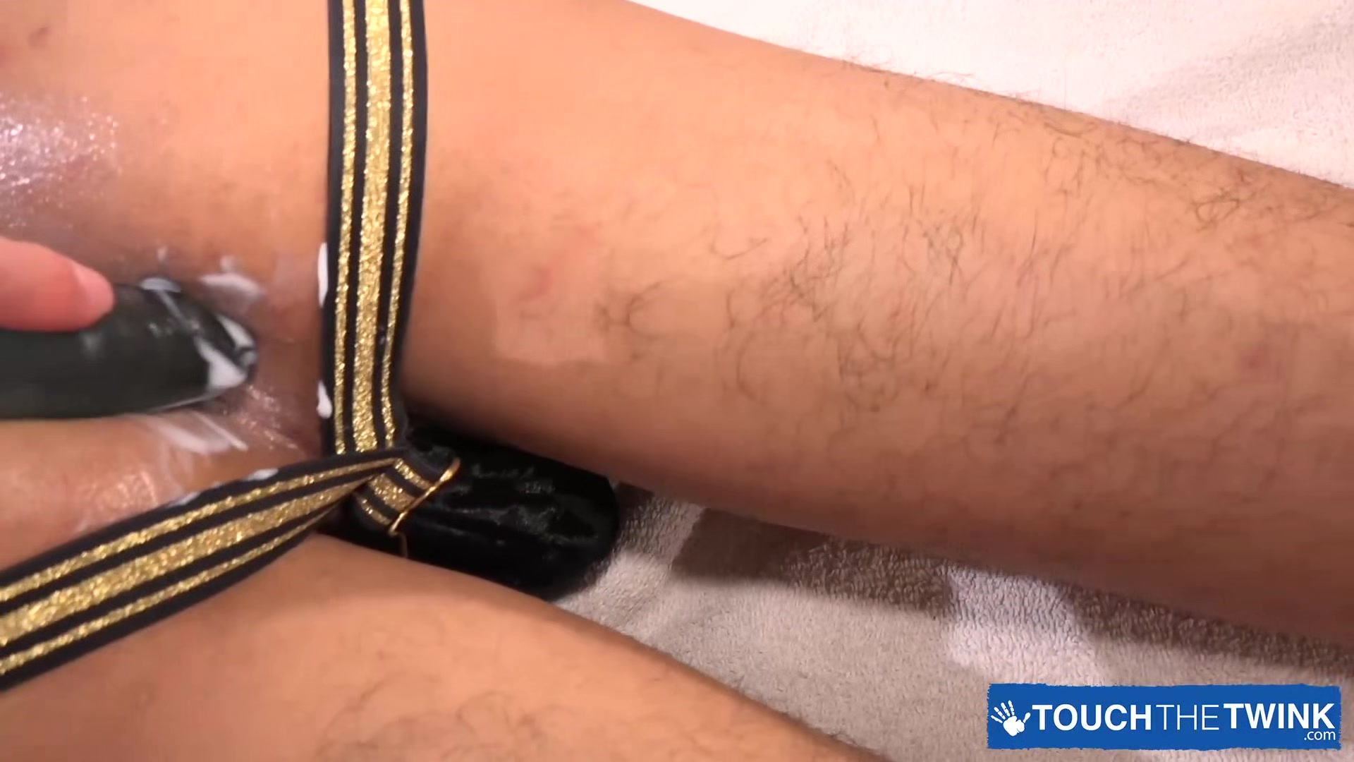 Andreas Griffin Uses Dildo With Luzio Montego Tight Ass