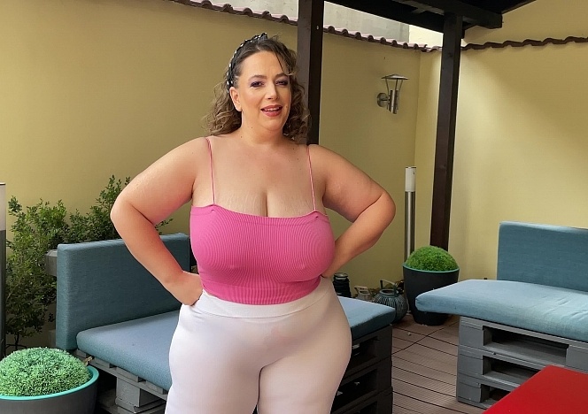 Mia Loose Booty Jiggling - BigButtBounceTwerk