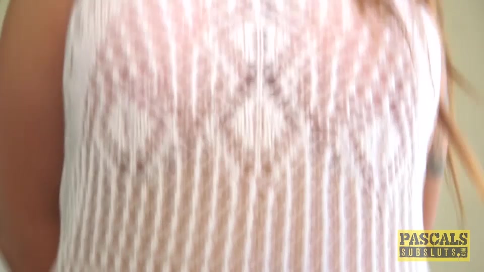 SubSlut Ashleigh DeVere: squirts for first time ever