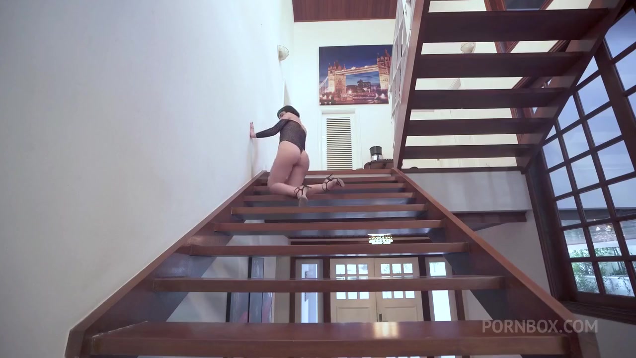 Small Woman Fucks With Big Black Dick With Candy Cru And Candy Crush