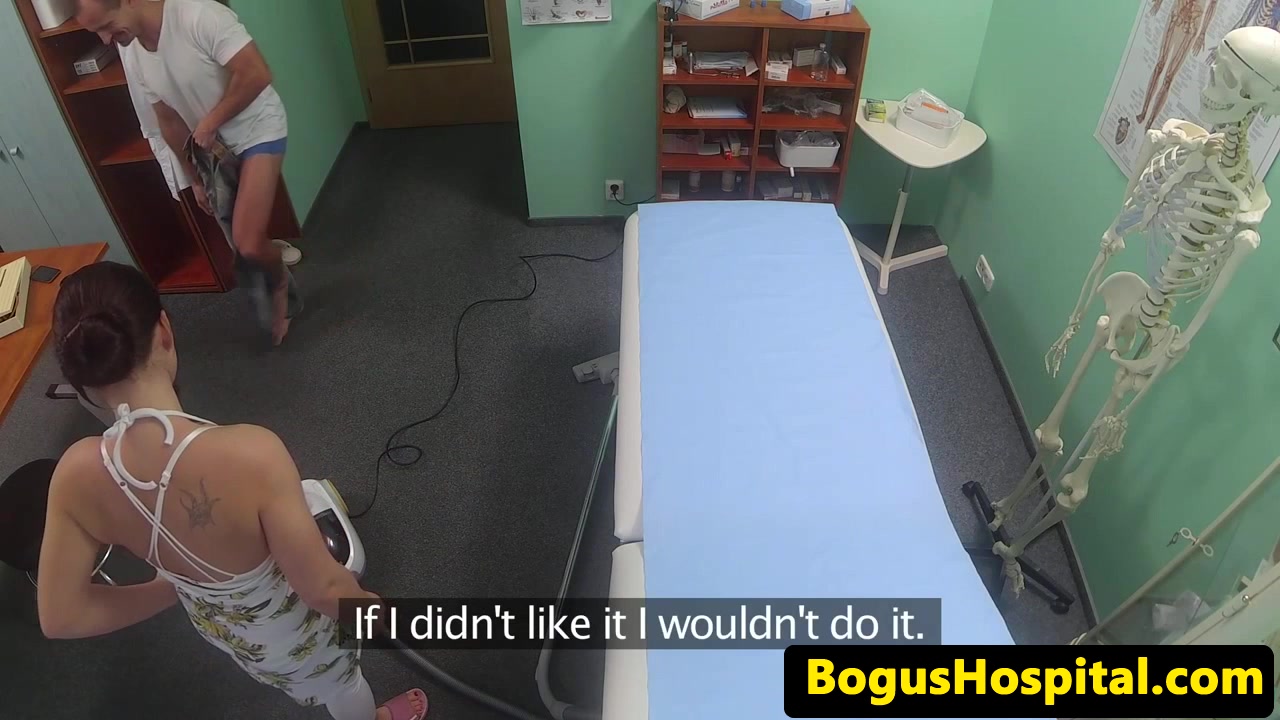 Doctor fucks cleaning eurobabe in his office
