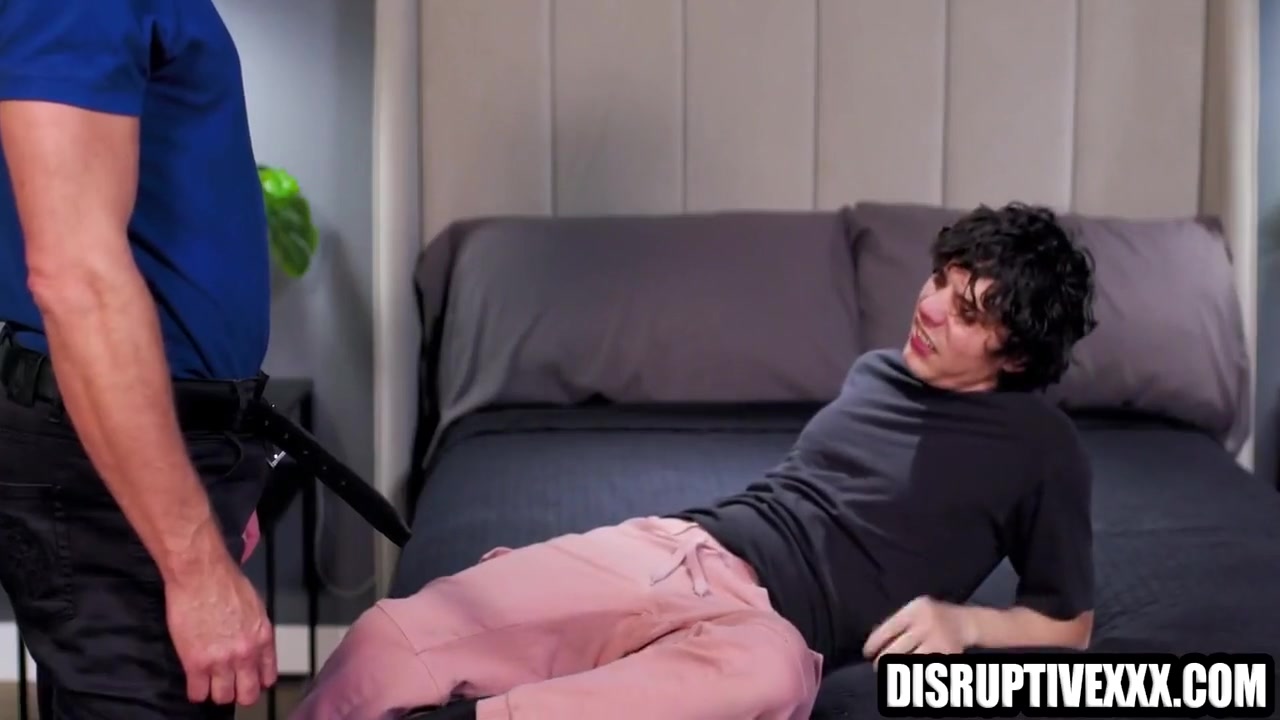 Young Guy Hooks Up With Older Man For Gay Sex 7 Min - Gay Porn, Scott Hardy And Asher Day