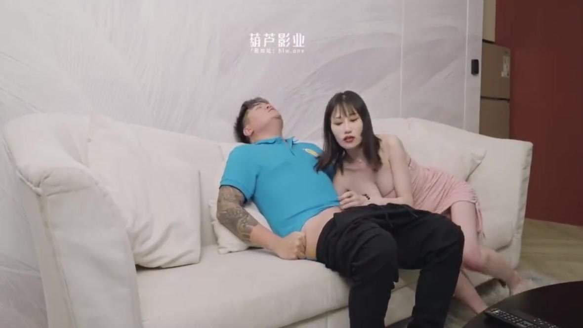 Huge Boobs In Horny Slut Asian Teacher With And Big Butts Cheating With Her Big Dick students 18+ In The Hotel