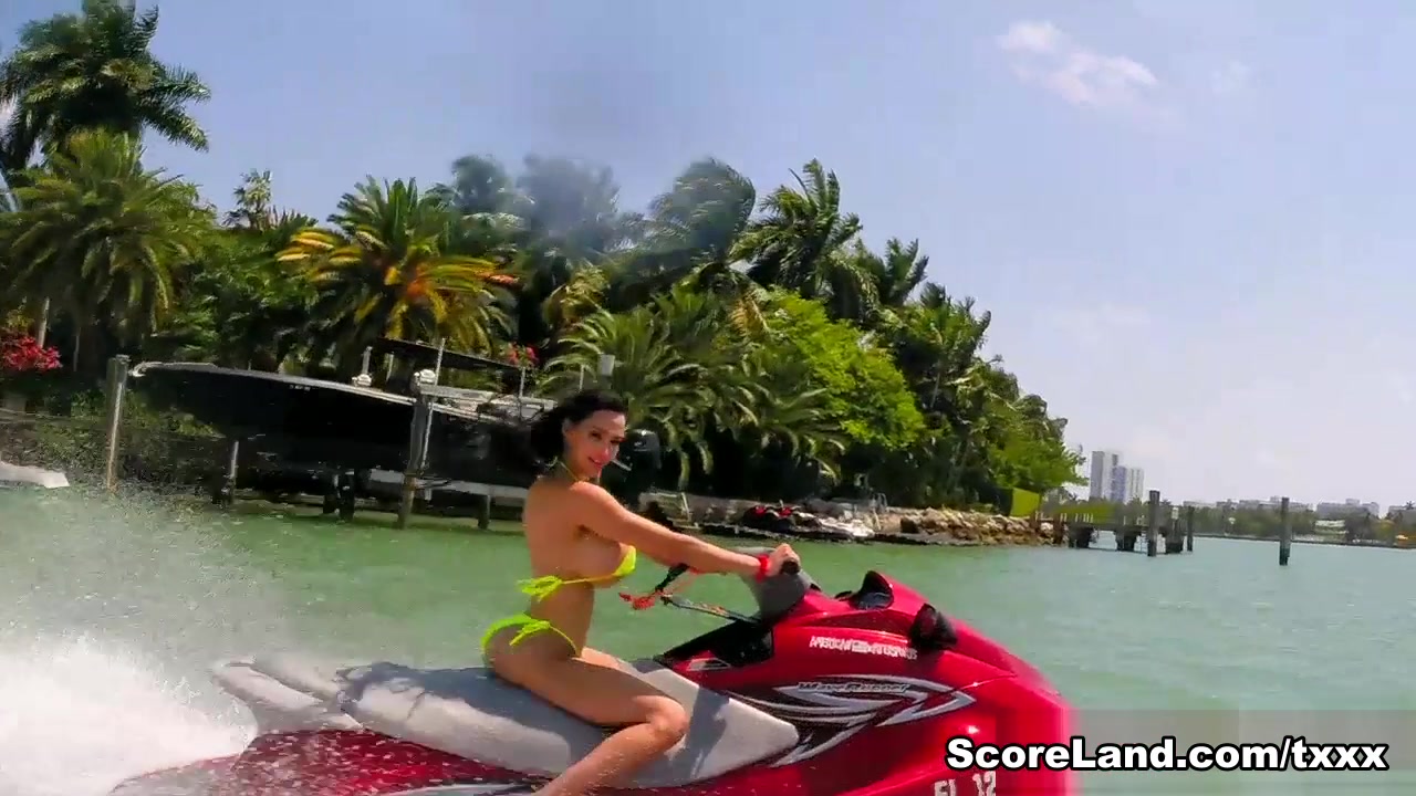 Itsy Bitsy Bikini Beach - Amy Anderssen - Scoreland