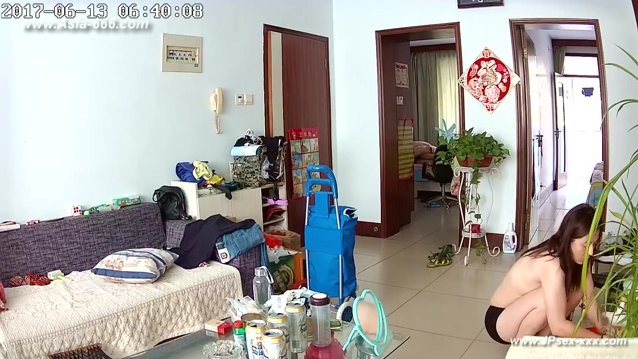 Hackers use the camera to remote monitoring of a lover's home life.577