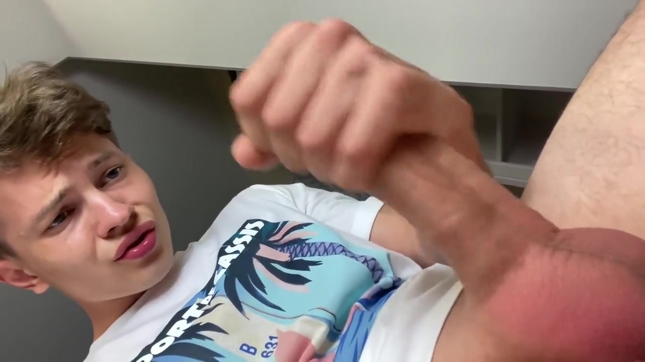 Big Dick Step Son Left A Jerking Video On Step dads Phone / teen 18+ / Uncut / Step daddy / Cute / Korean / Stud