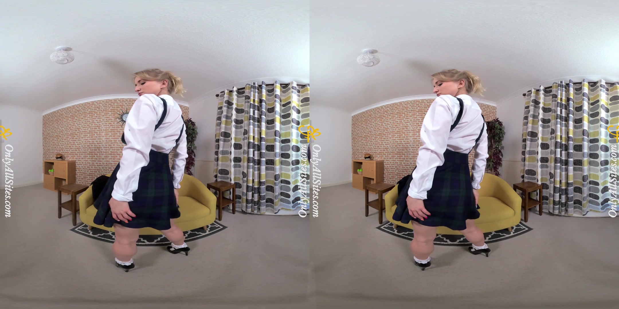 Luna - Cute Blonde Girl - OnlyTease