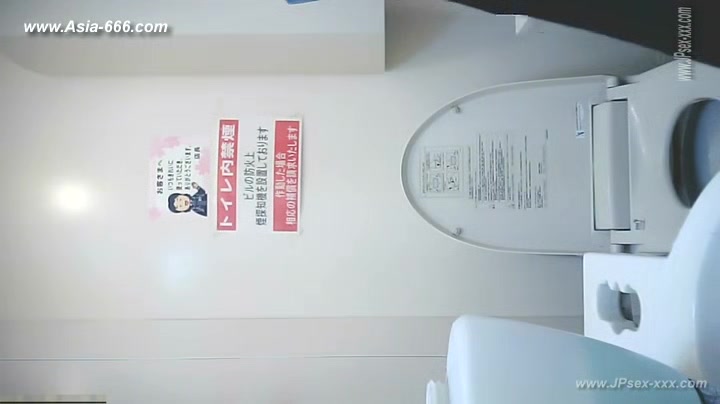 peeping asian office lady go to toilet.5