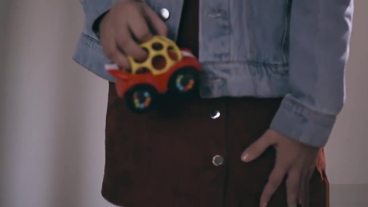Babysitter teen 18+ makes a generous deal with the Step dad