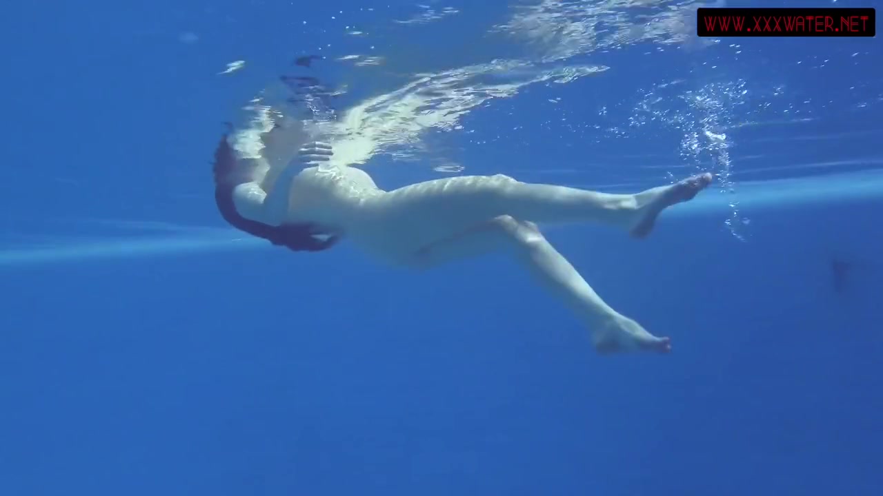 Mia Lina In Swim And Get Horny Underwater Mia And Lina