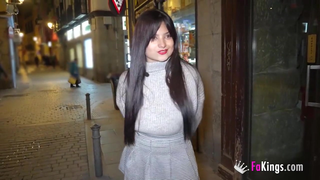 Sofia Mayers Hot Babe Shows Her Nice Body In Public