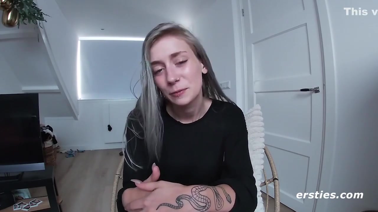 Sweet Amateur Fingers And Toys Herself To Orgasm