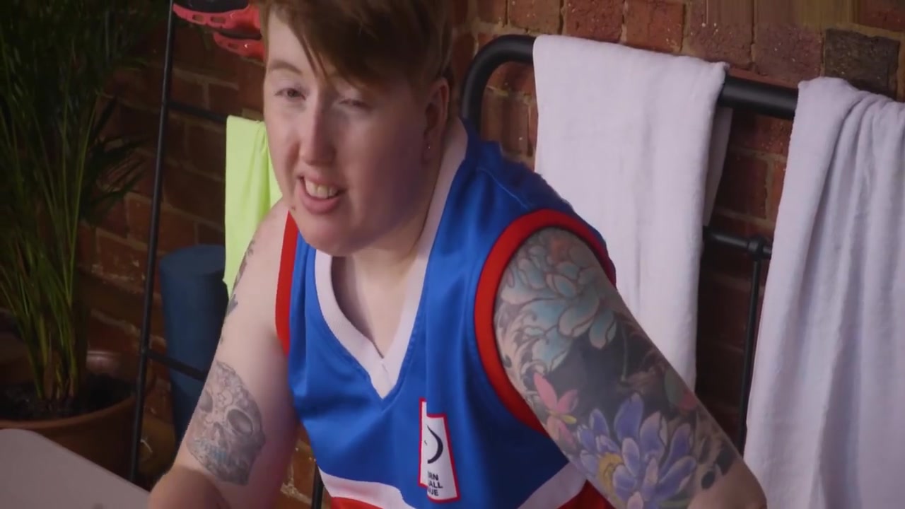 Footy Fever With Ginger Snaps