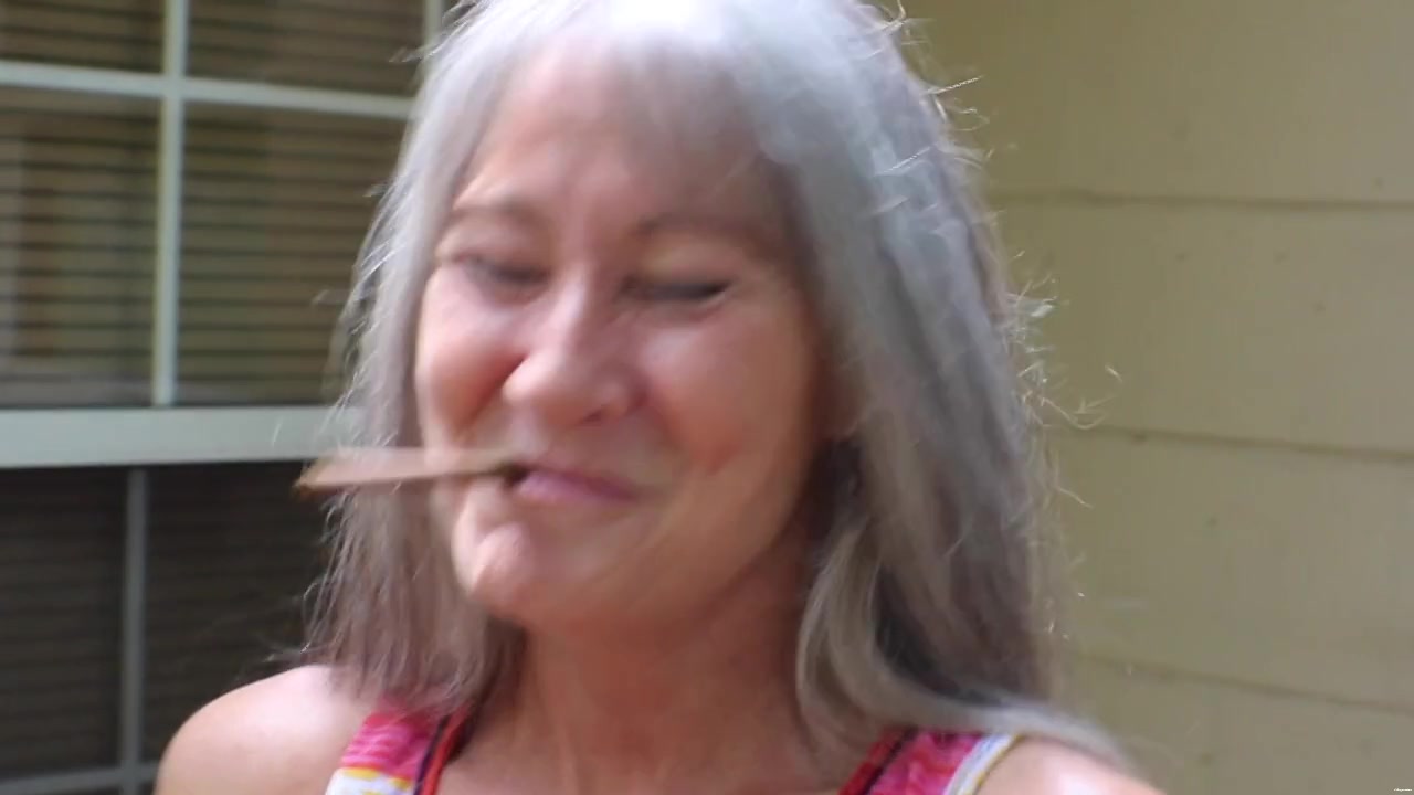 Leilani Smoking Confession - Milfonblack