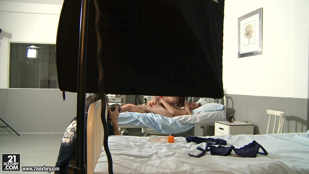 A little hardcore behind-the-scenes fooatage