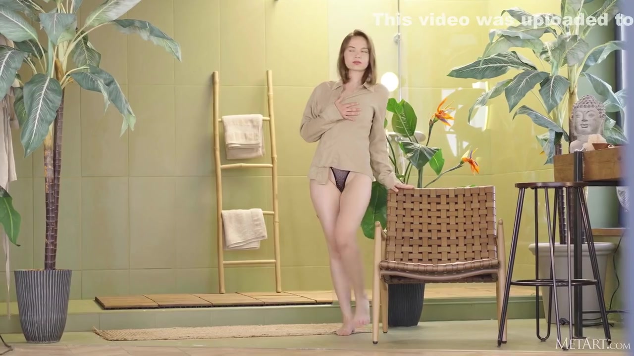Yenn Cat Shower Day
