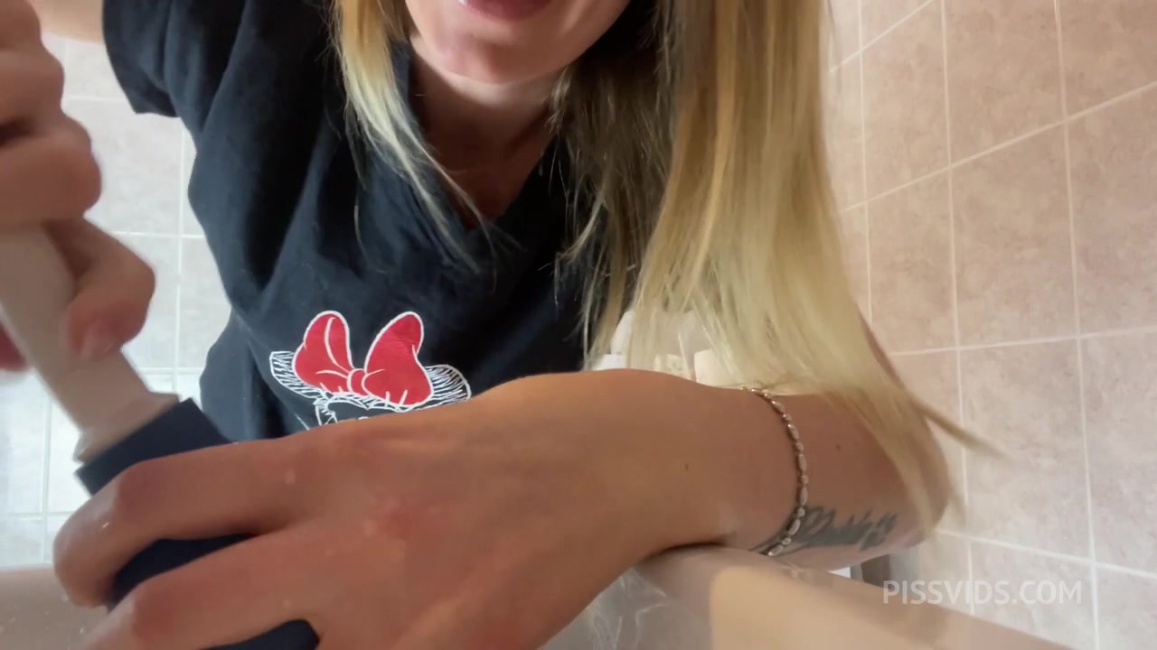VALENTINEВґS SPECIAL-BONUS-ENEMA and PISS!!! Ass fucking,blowjob,deepthroat,cum on ass - PissVids