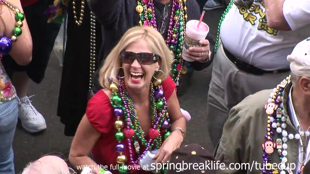SpringBreakLife Video: Mardi Gras Flashers