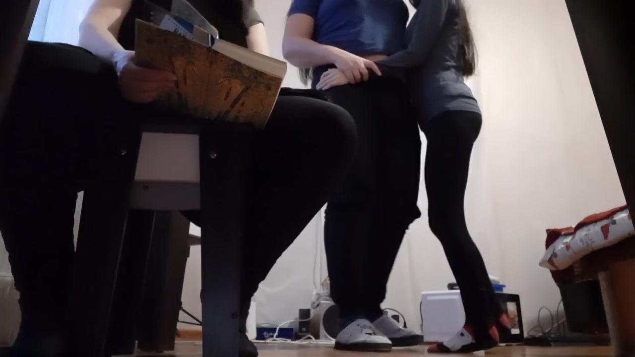 While My Teacher And I Are Preparing To Take The Exam My Girlfriend Gives Me Cunnilingus Risky Sex