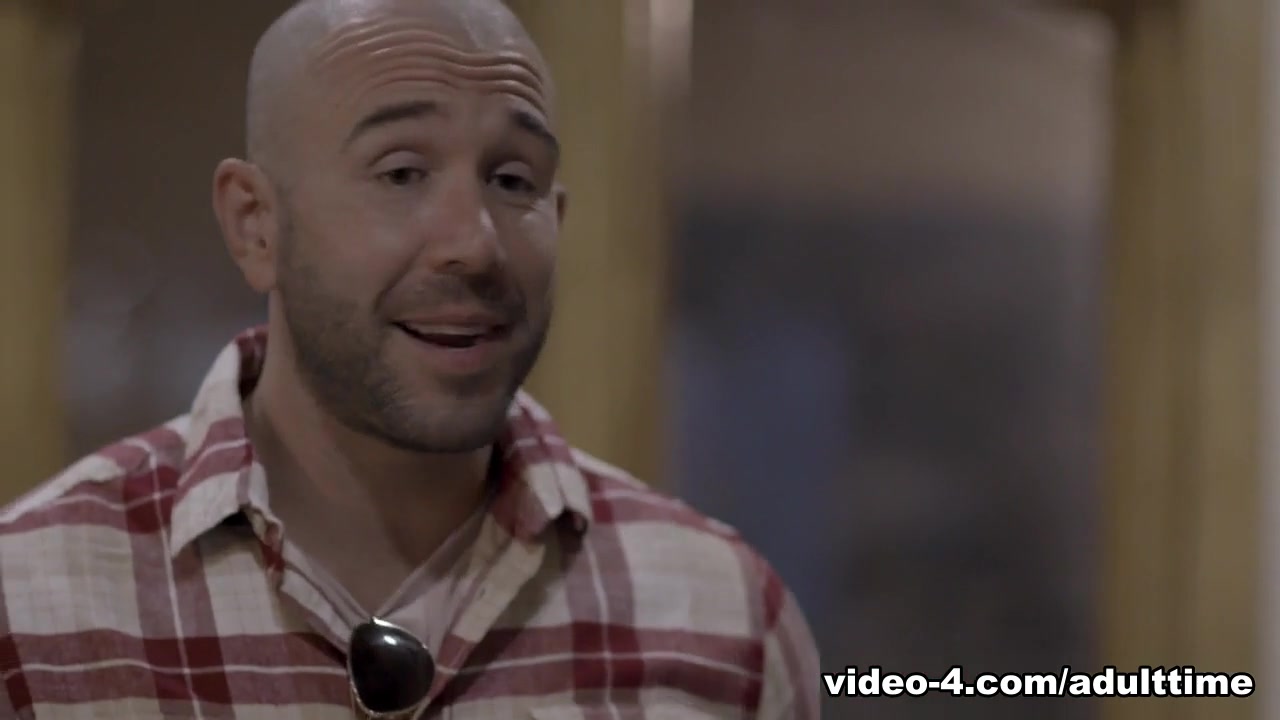 Last Resort - Episode 1: One Bad Kitty, Scene #01