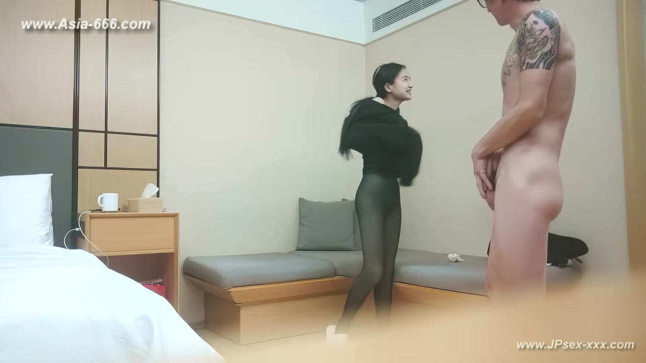 chinese man fucking callgirl in hotel.410