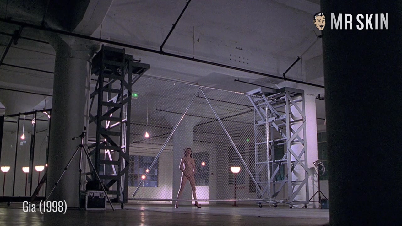 Best Of: Angelina Jolie - Mr.Skin