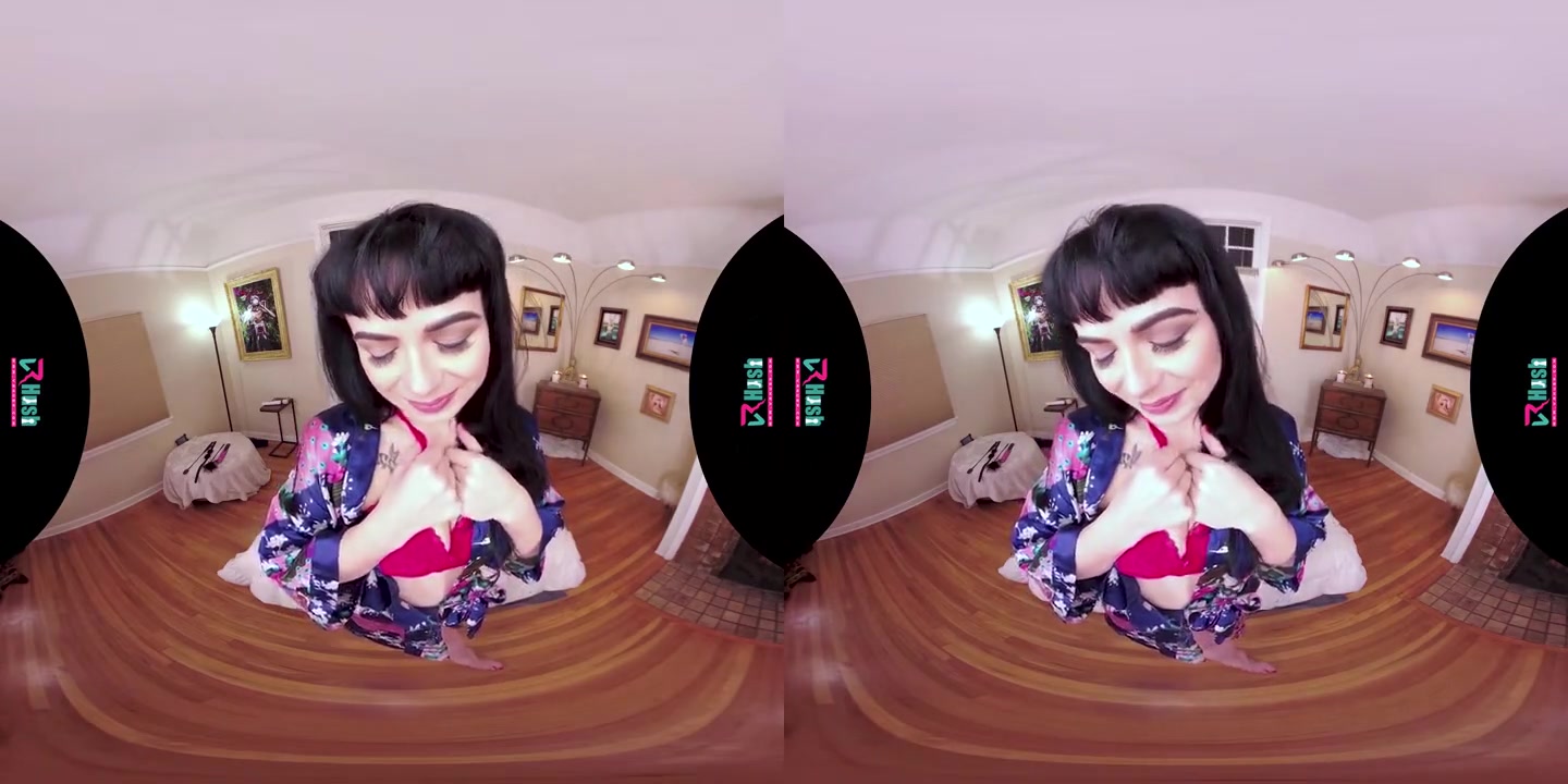 VRHUSH Siouxsie Q masturbating with a dildo in POV VR