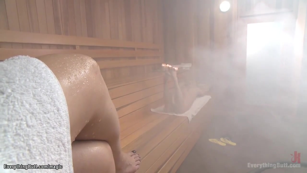 Lesbians Anal Fucking In The Sauna