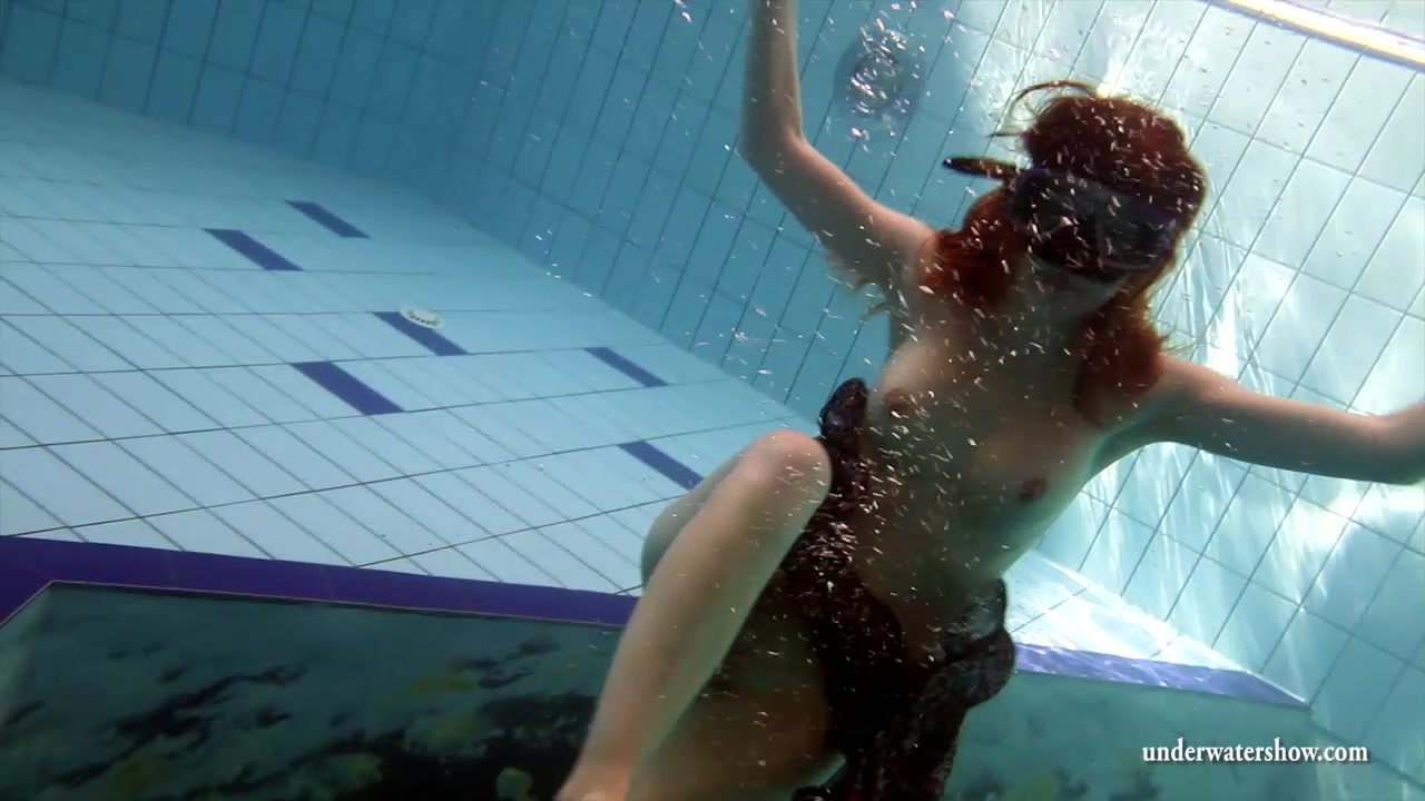 UnderwaterShow Video: Mia