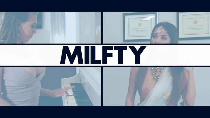 Calming Latina Cooch Play - MYLF