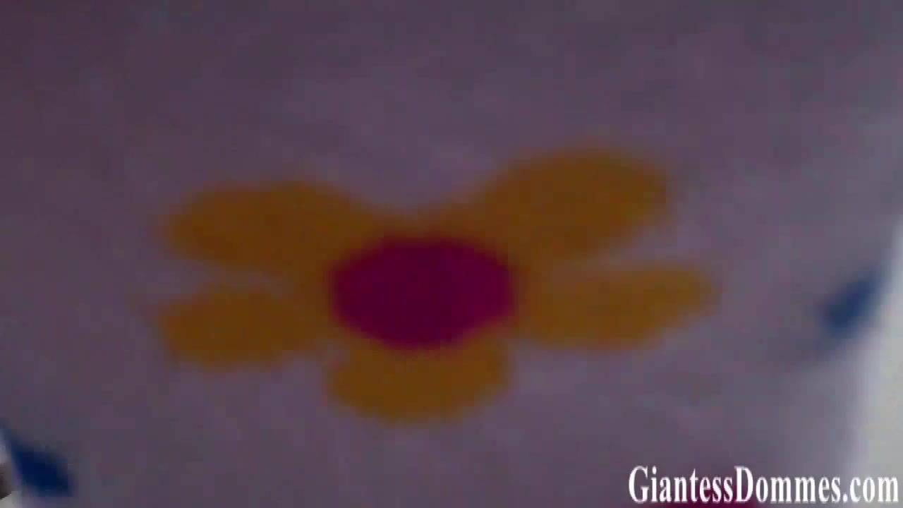 How do you like the view from down there - GiantessDommes