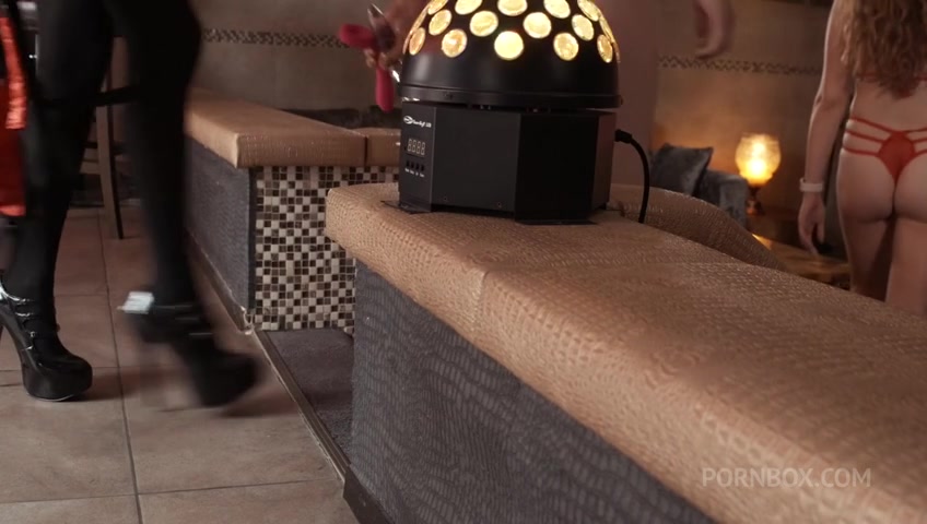 Sexy girls, lingerie, kissing, toys, pussy's and squirting! - PissVids