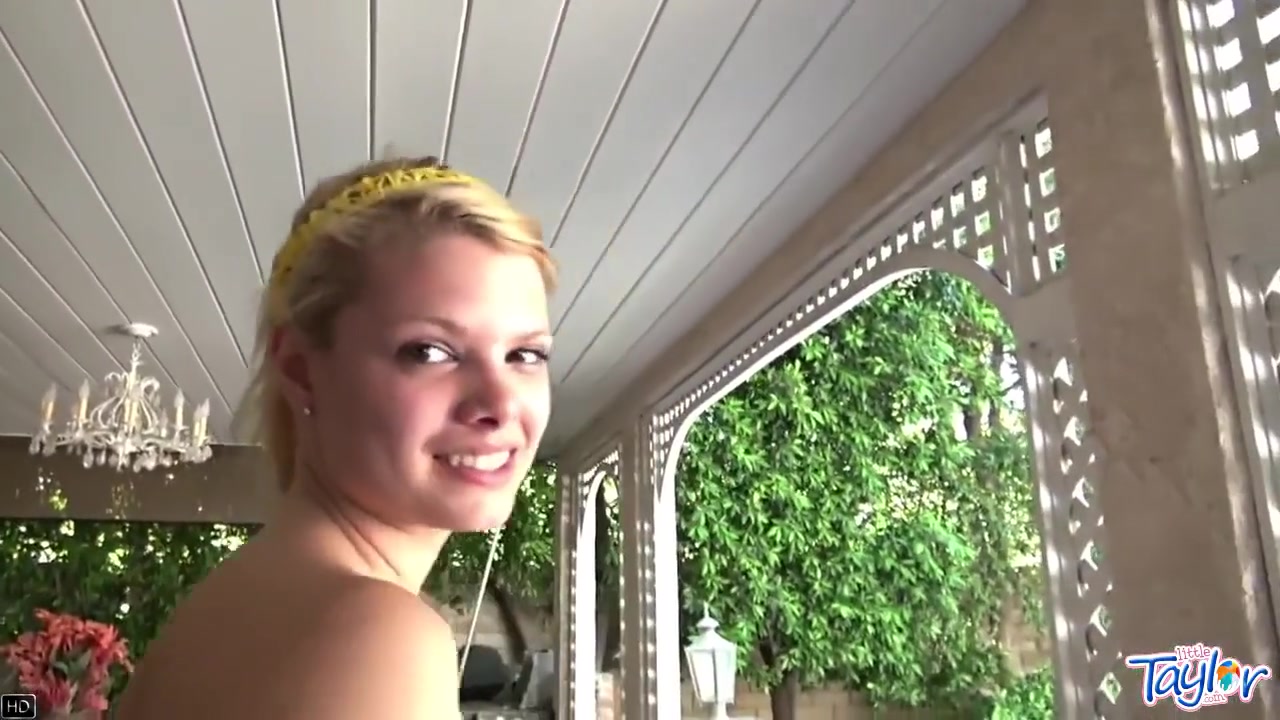 Little Taylor In Loves Pussy And Masturbate