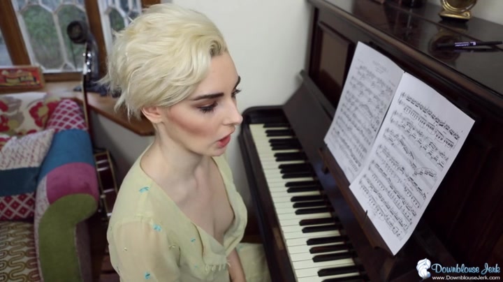 Melody Wilde in Pianist Tits - DownblouseJerk