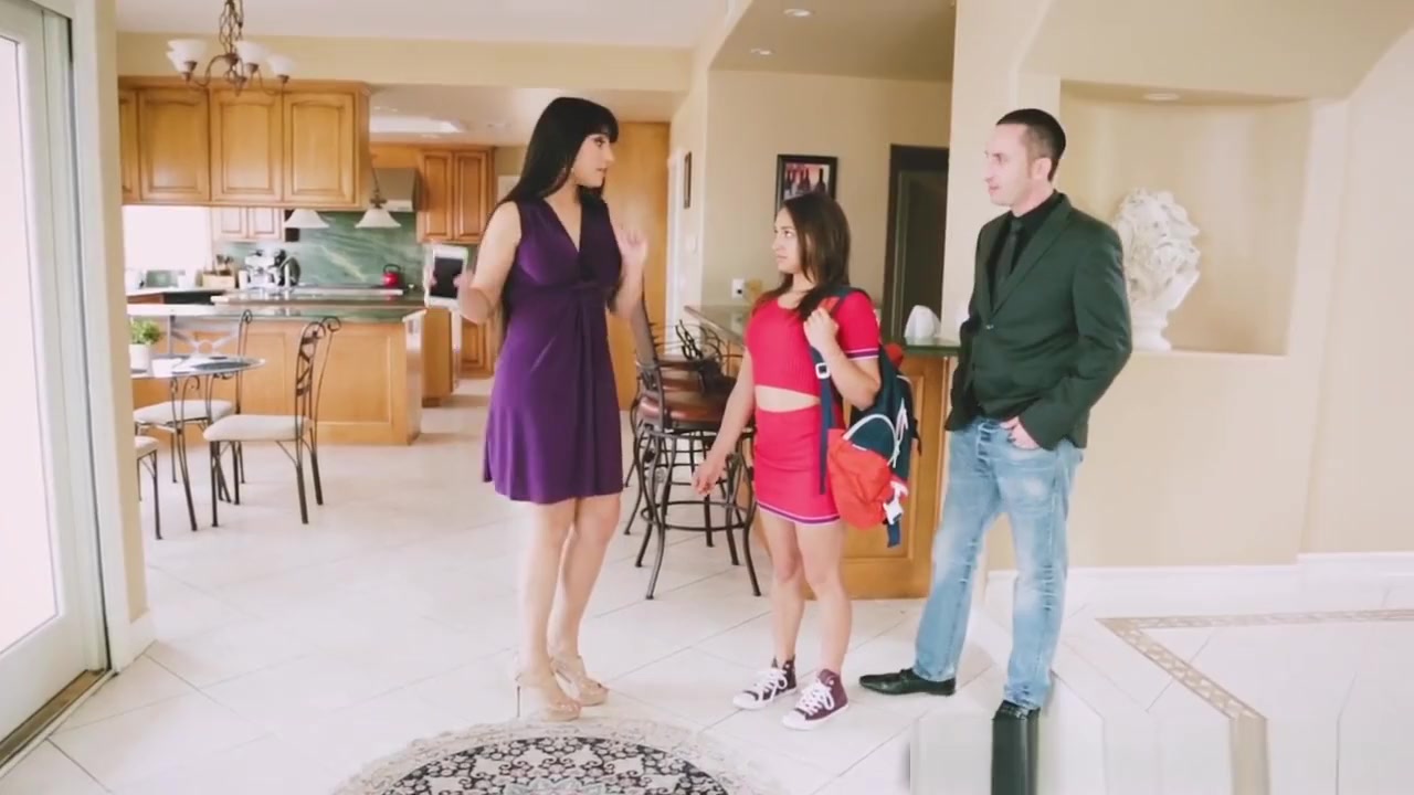 teen 18+ Babysitter Blowing