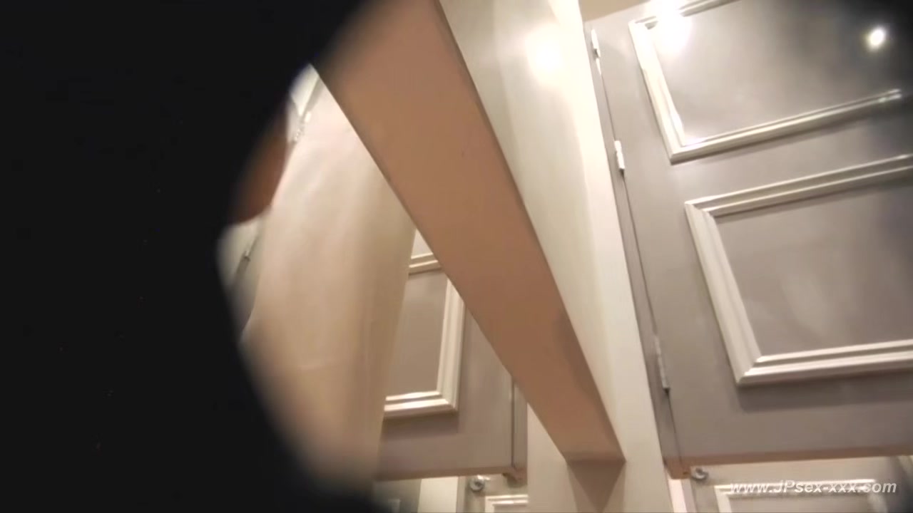 blonde changeroom.30