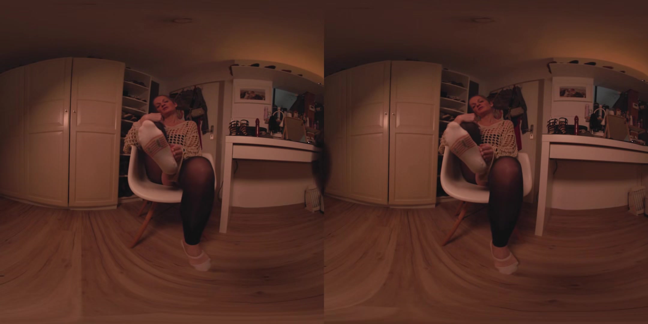 Masturbating In Heels - Sabdeluxe